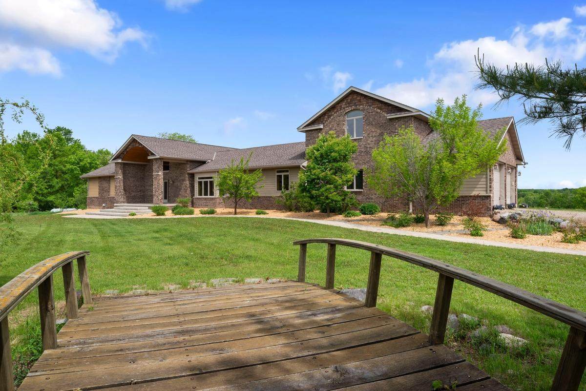 17648 60th Street - Photo 1
