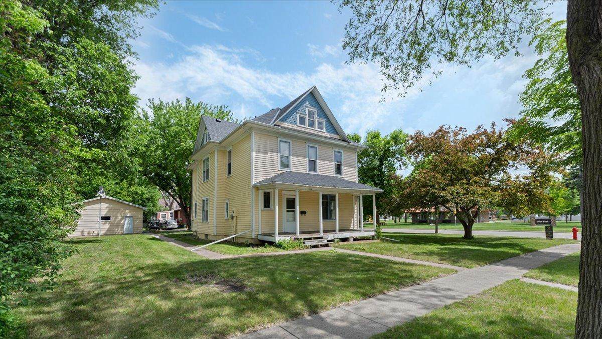 723 3rd Street - Photo 1