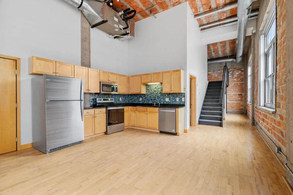 521 7th Street - Photo 1