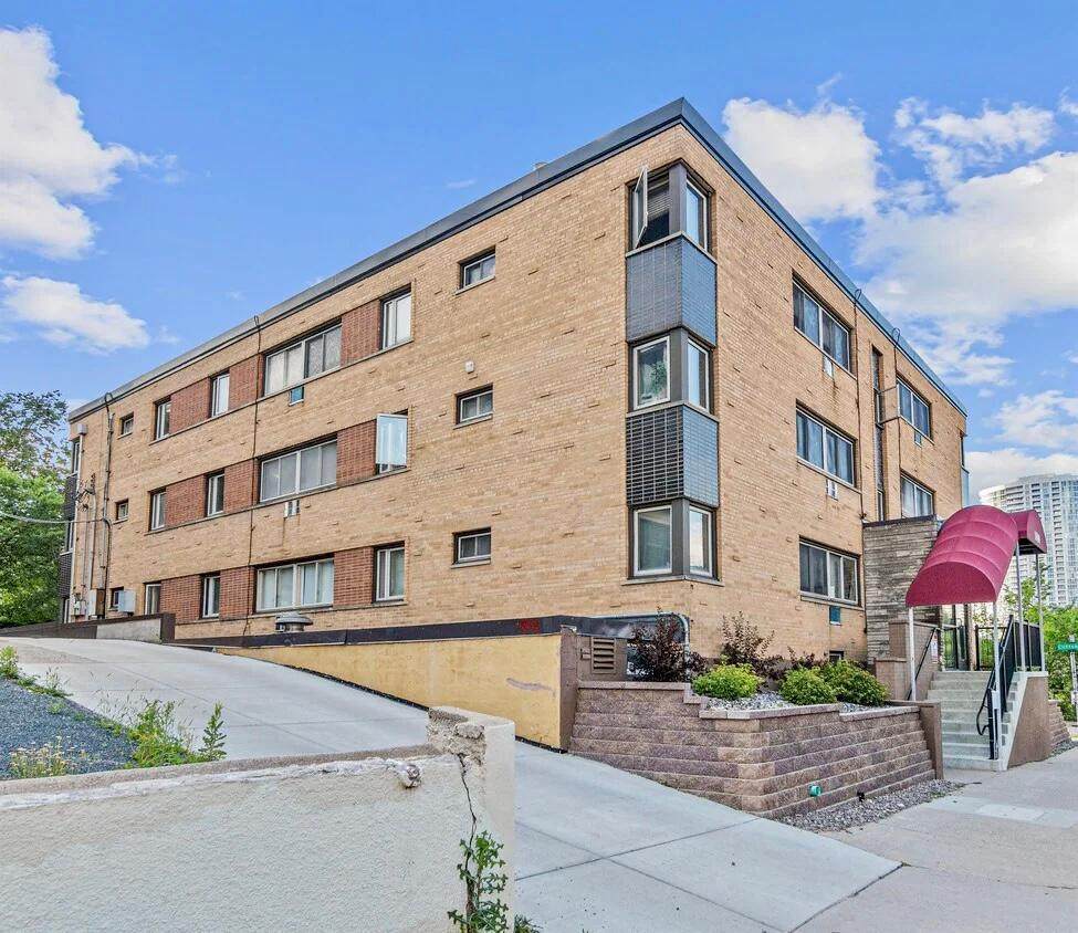 1800 Lasalle Avenue - Photo 1