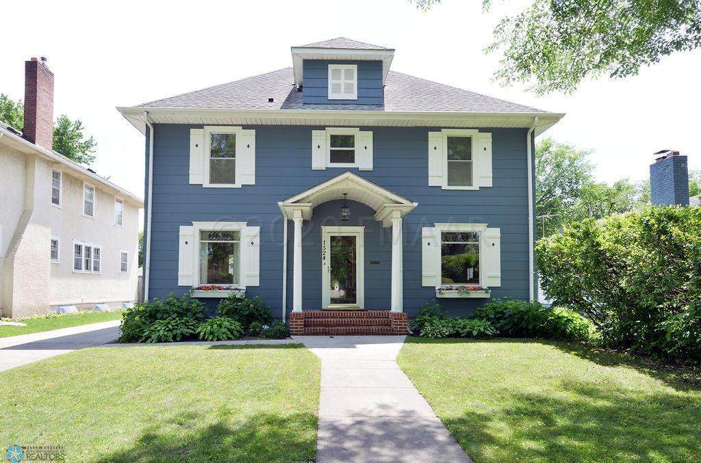 1524 5th Avenue - Photo 1