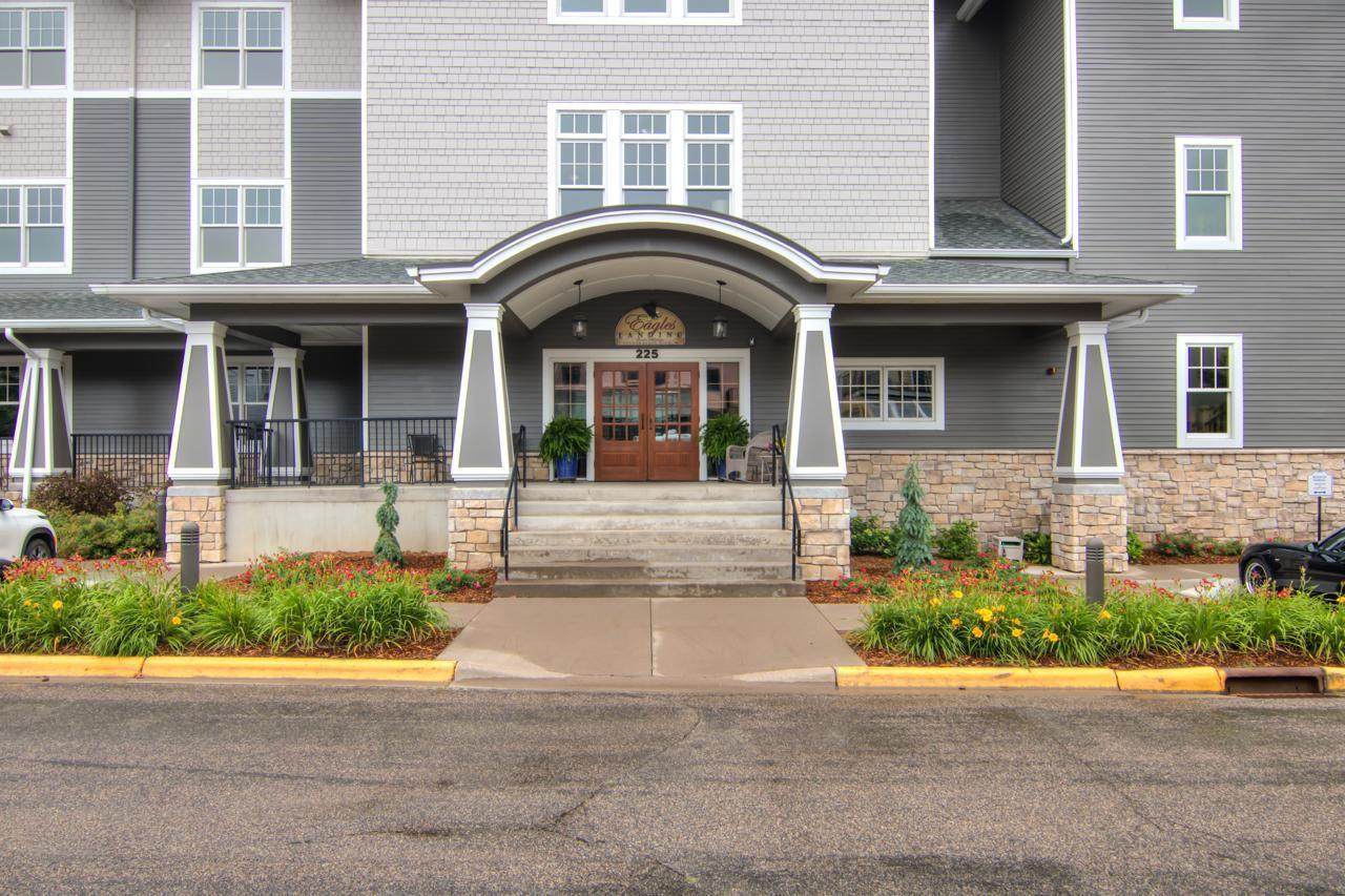 225 Lawrence Boulevard - Photo 1