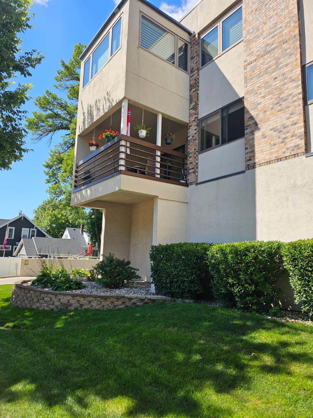 520 5th Street - Photo 1