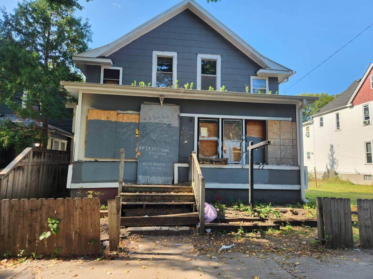 3042 15th Avenue - Photo 1