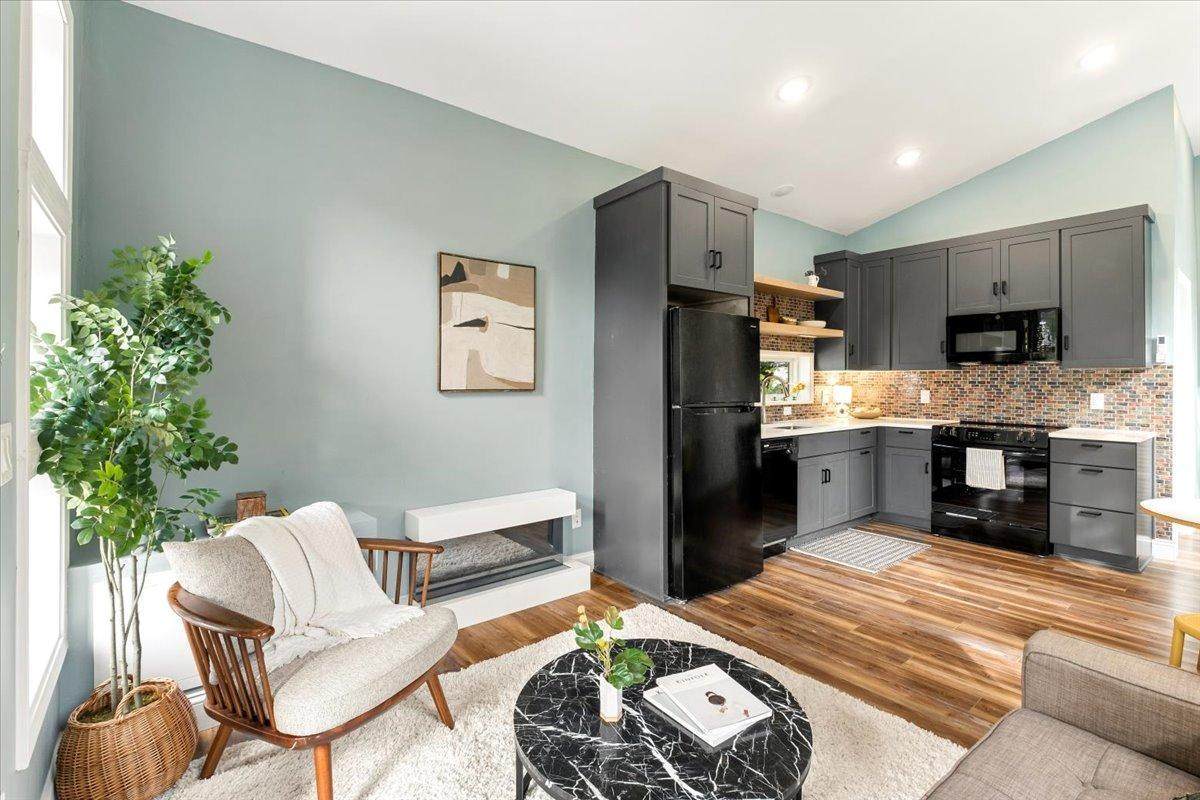 475 Beaumont Street - Photo 1