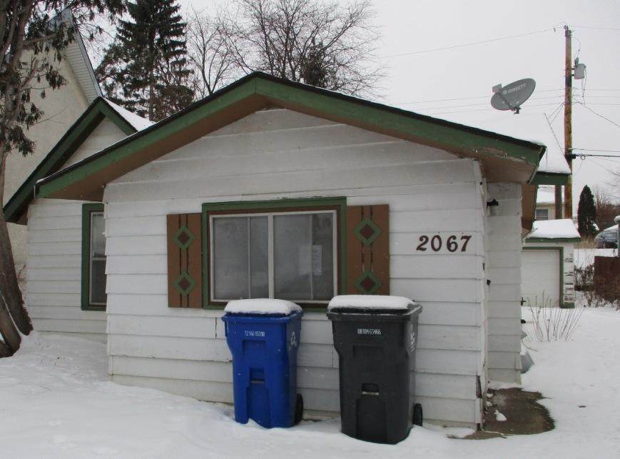 2067 Nokomis Avenue - Photo 1