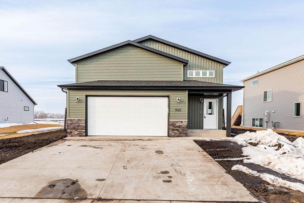 1522 6th Avenue - Photo 1