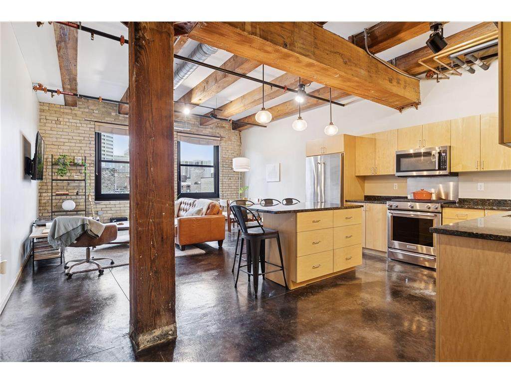 406 Wacouta Street - Photo 1