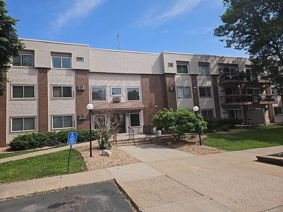 2800 Hillsboro Avenue - Photo 1