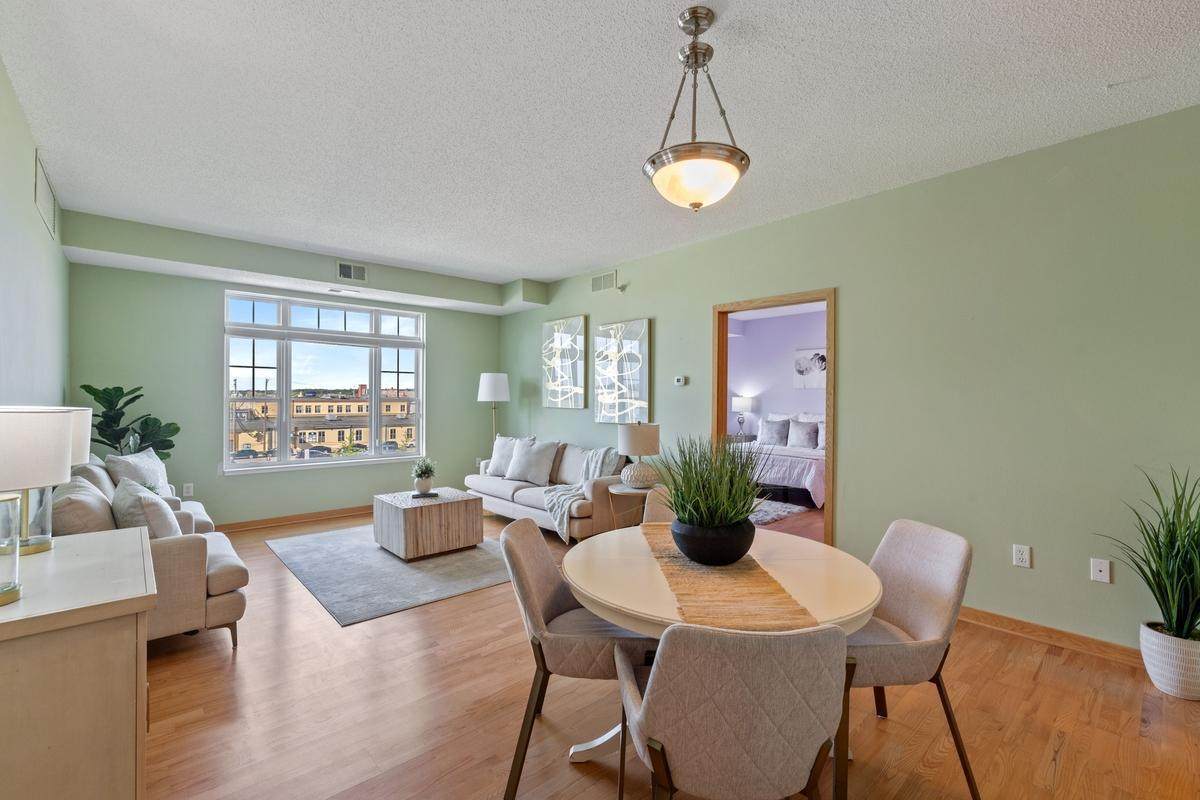 619 8th Street - Photo 1