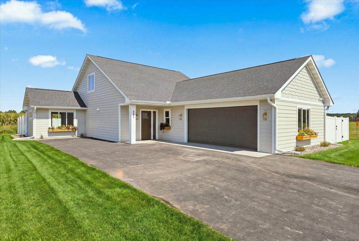 531 Brooks Street - Photo 1