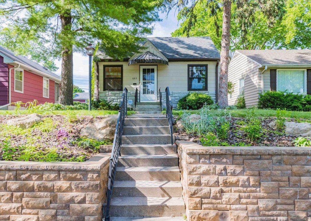 683 36 1/2 Avenue - Photo 1
