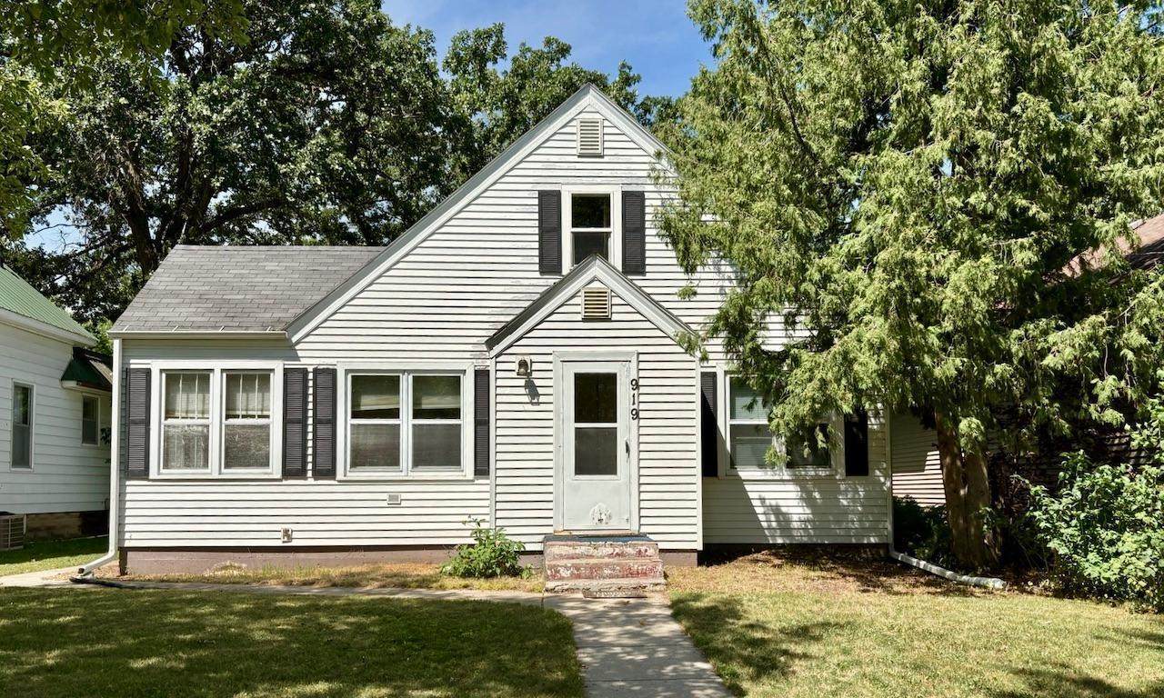 919 Labree Avenue - Photo 1