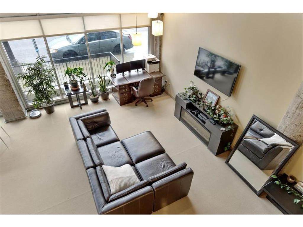 521 7th Street - Photo 1