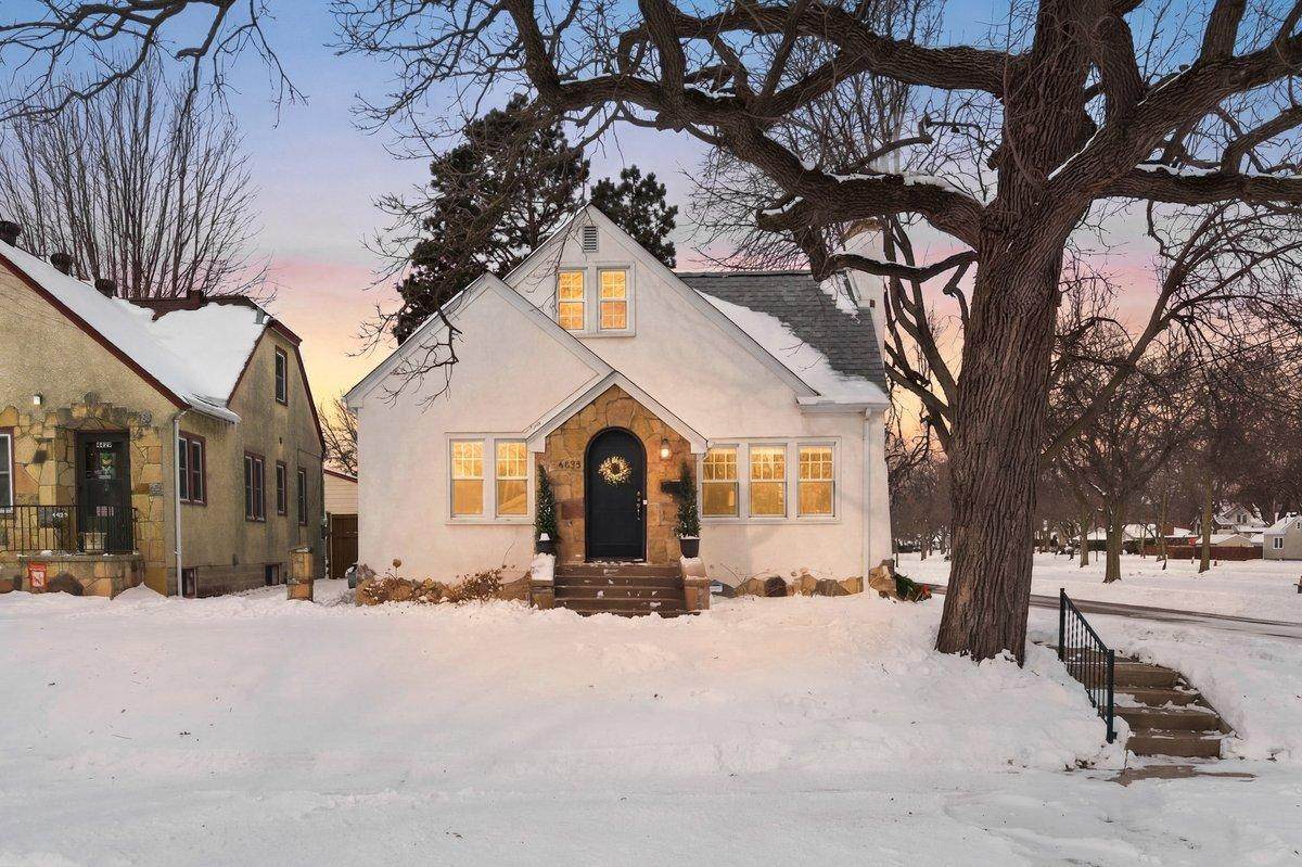 4433 Oliver Avenue - Photo 1