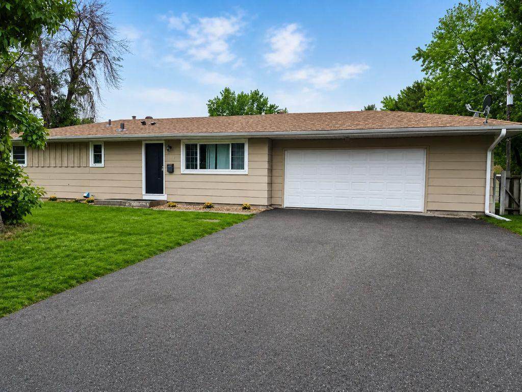 998 Overton Drive - Photo 1