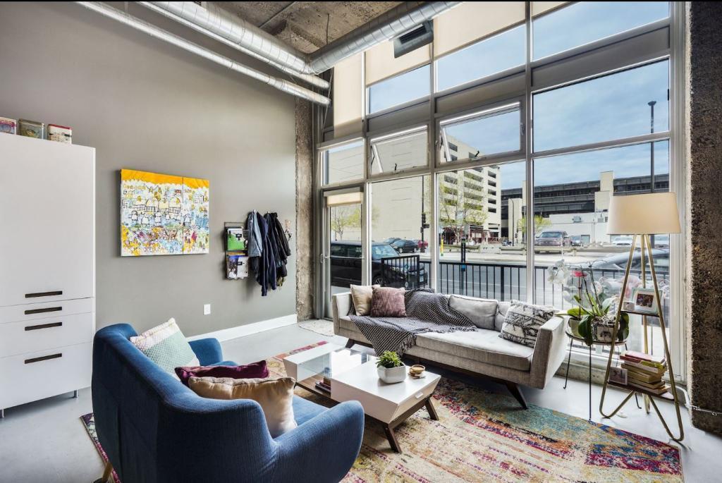 521 7th Street - Photo 1