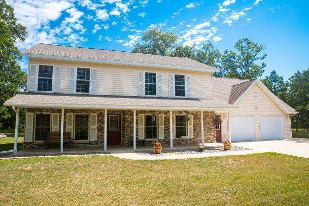 33843 Twin Oaks Loop - Photo 1