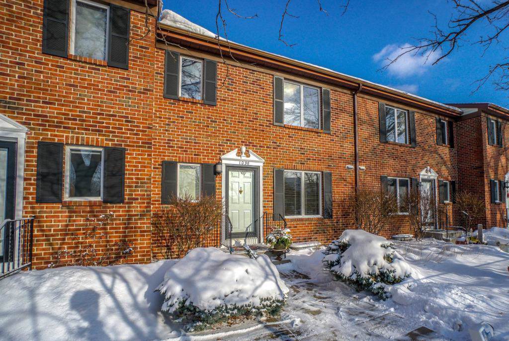 1096 Ivy Hill Drive - Photo 1