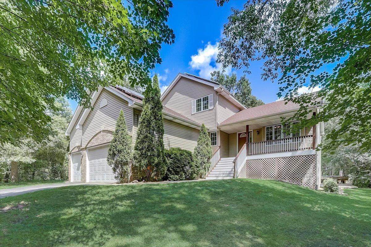 4410 162nd Avenue - Photo 1