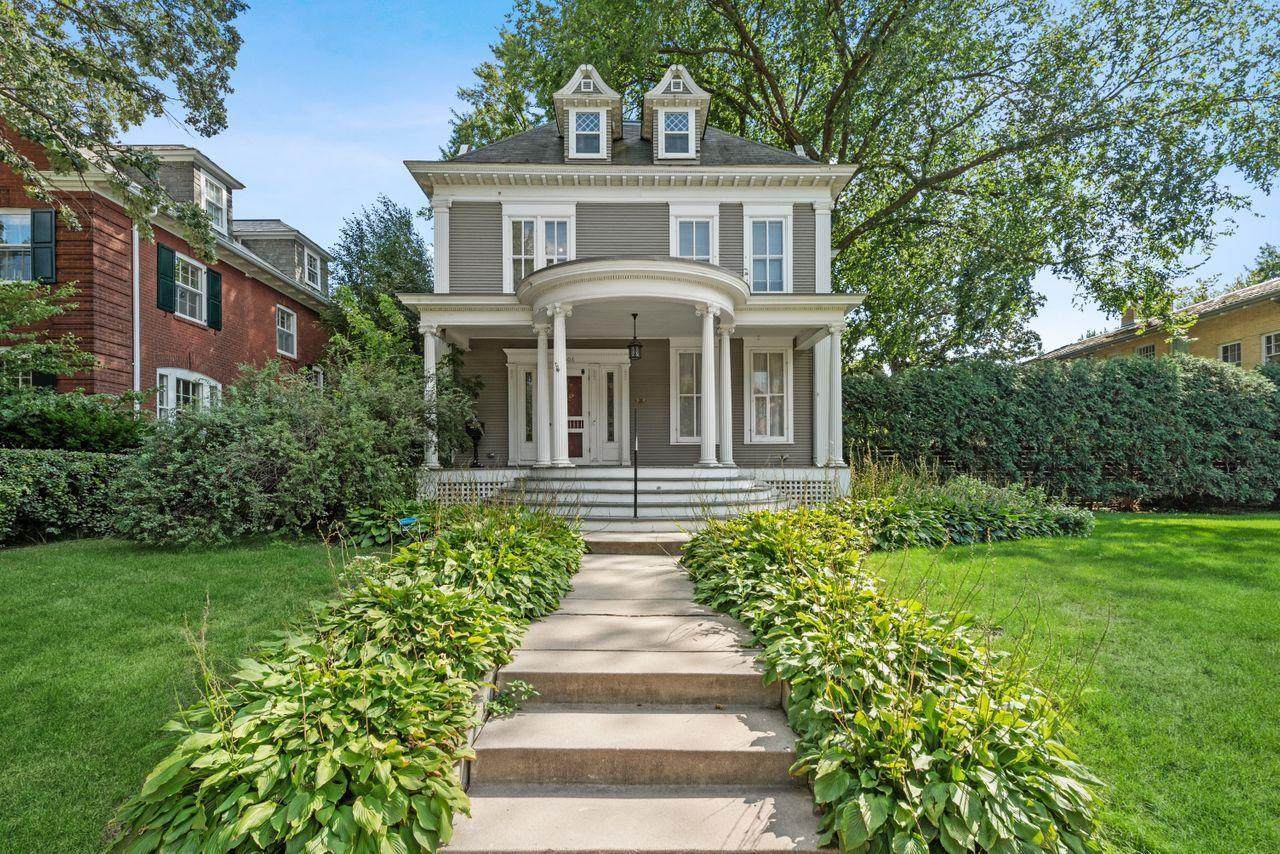 506 Summit Avenue - Photo 1