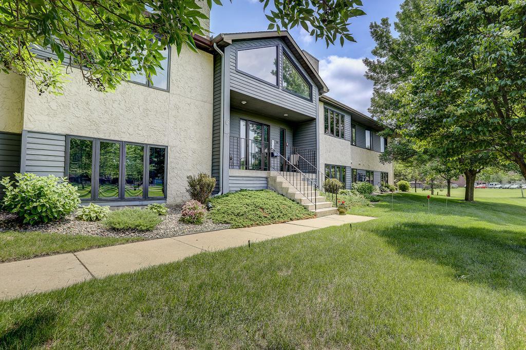 2594 Stearns Way - Photo 1