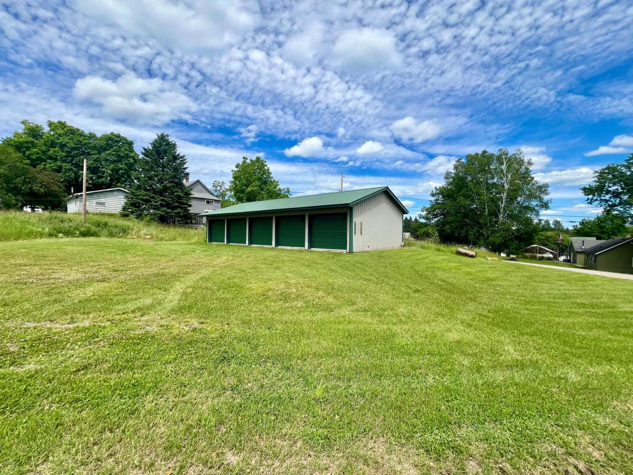 202 Main St S - Photo 1