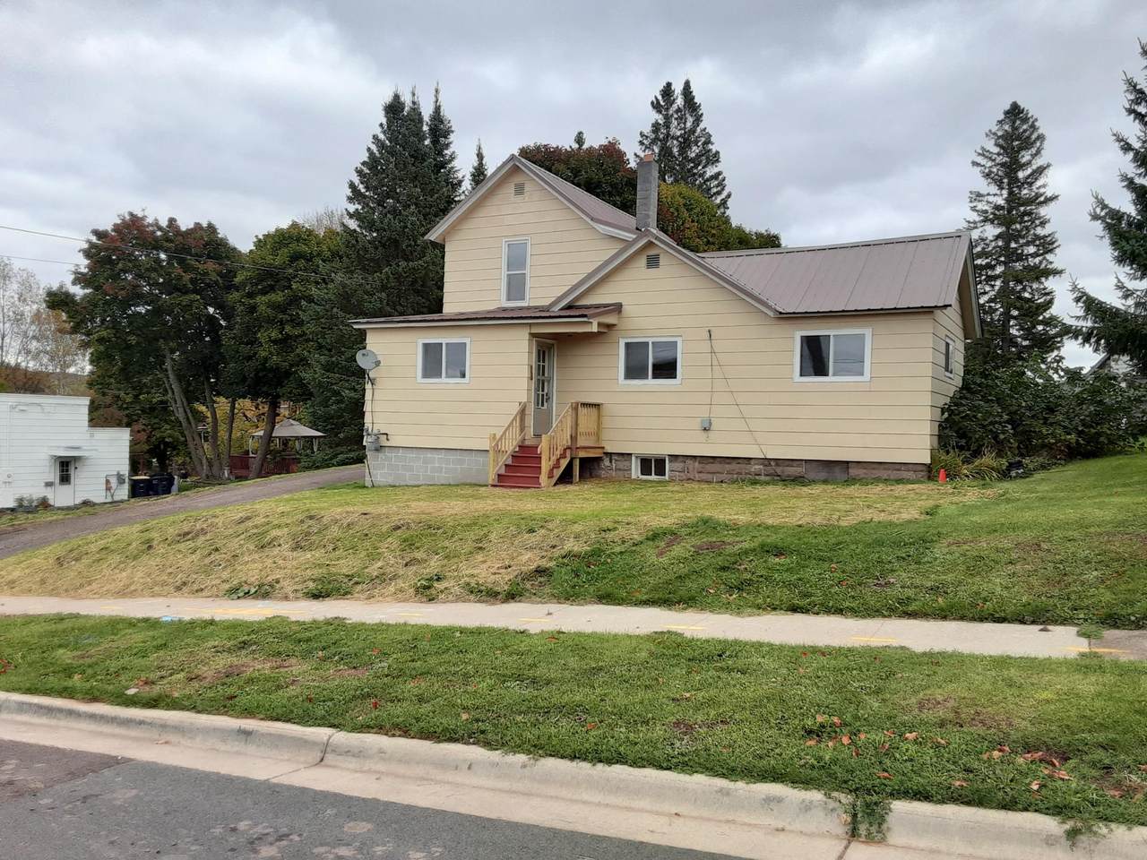 407 Clayberg St S - Photo 1