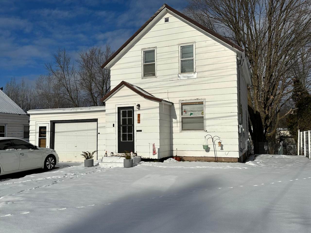 166 Midland Ave E - Photo 1