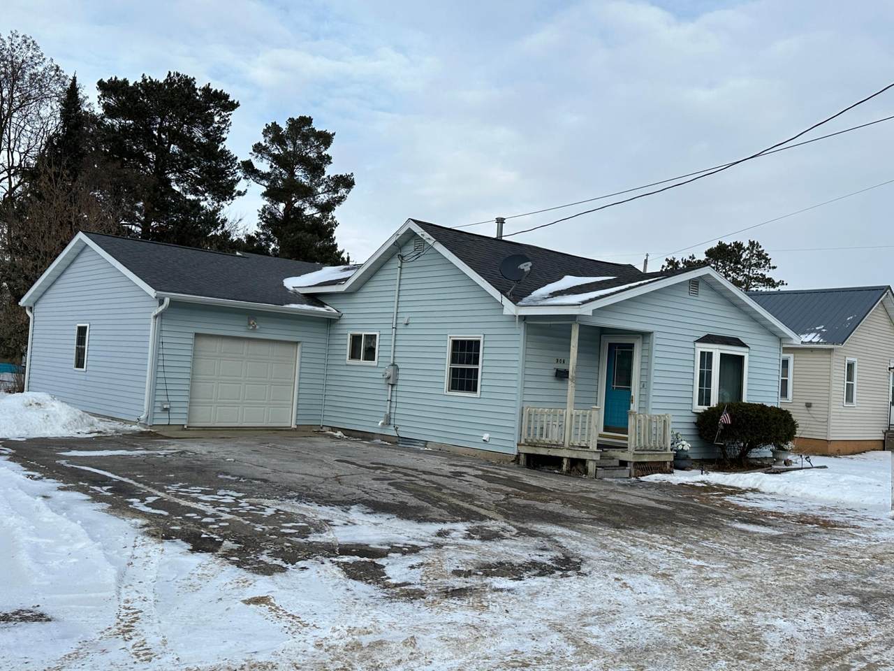 906 Duchac St - Photo 1