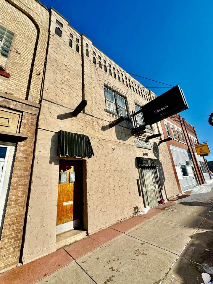 214 Silver St - Photo 1