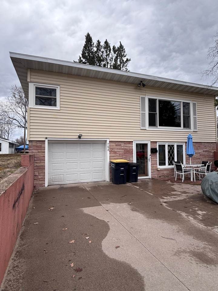768 Davenport St W - Photo 1