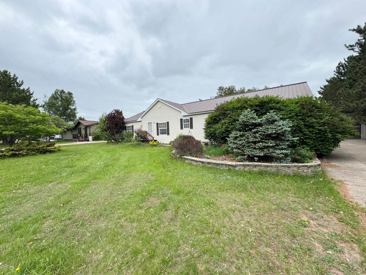 511 Logan St - Photo 1
