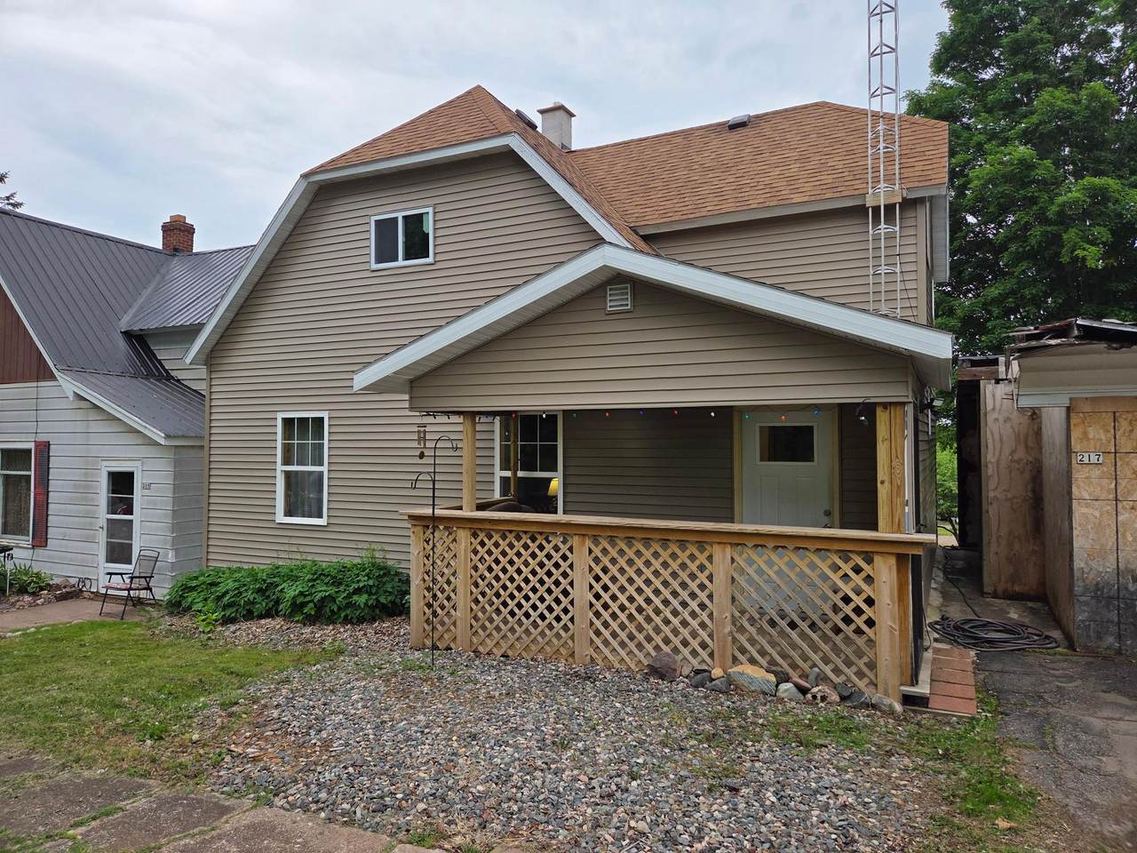 217 5TH ST - Photo 1