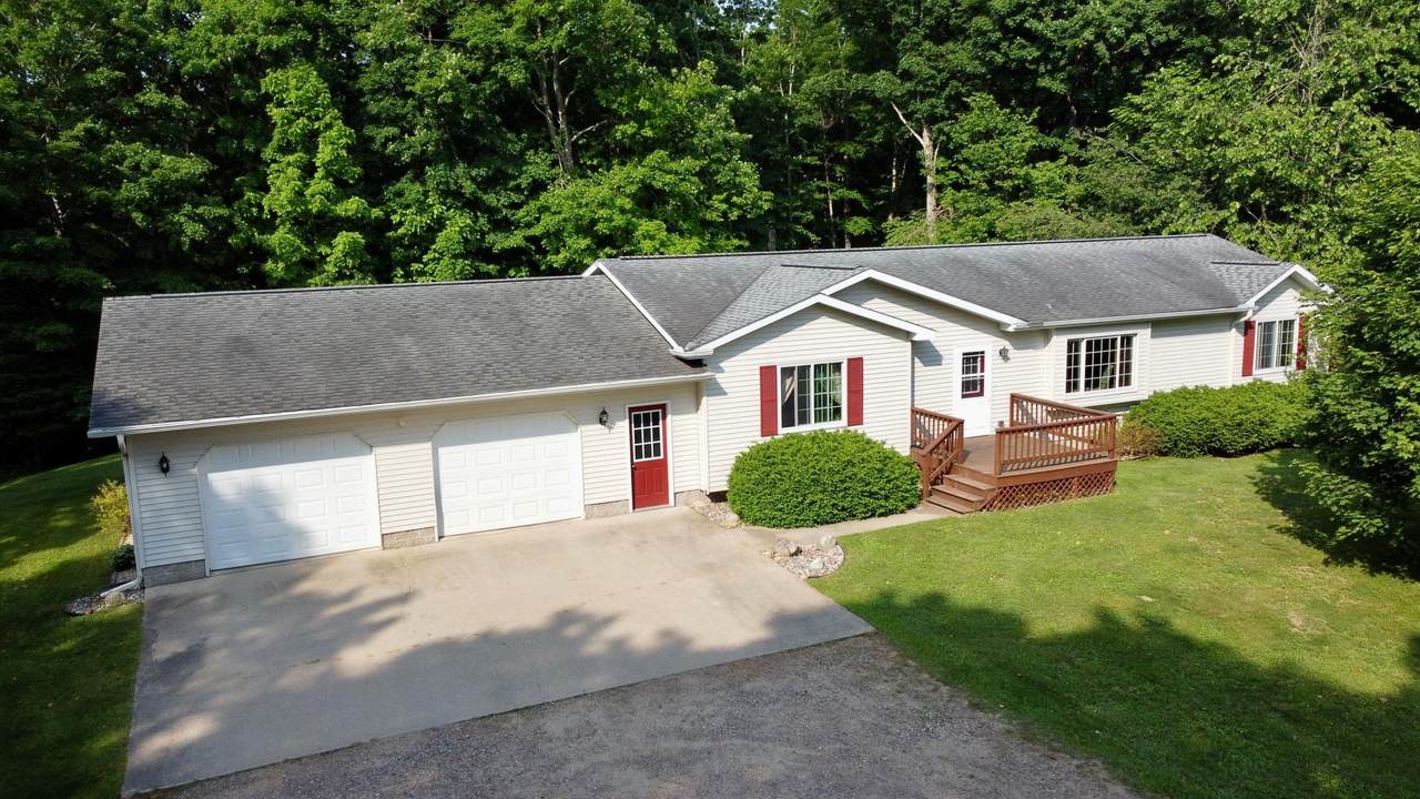 N2862 Crestwood Rd - Photo 1