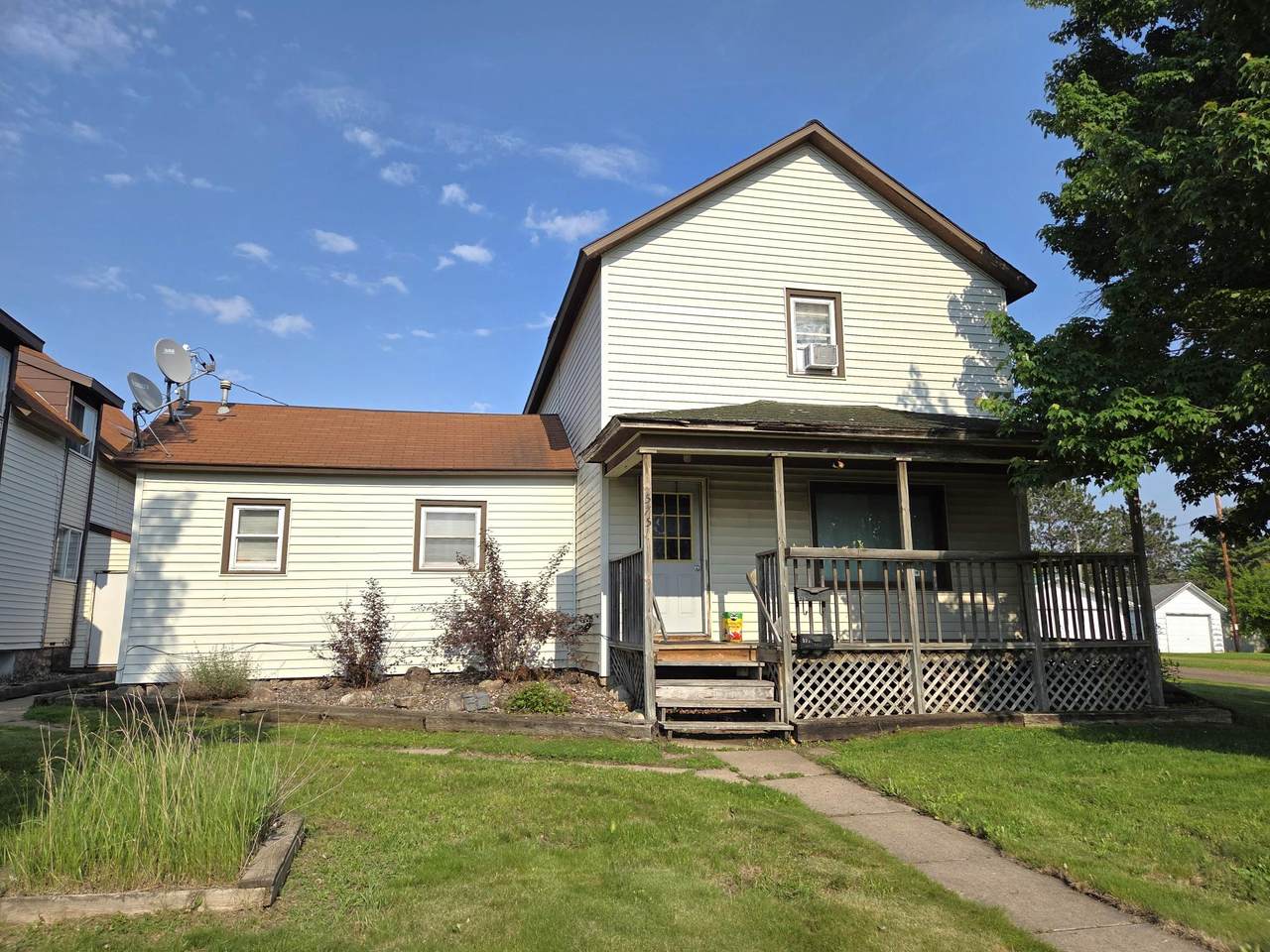 571/575 Lake Ave - Photo 1