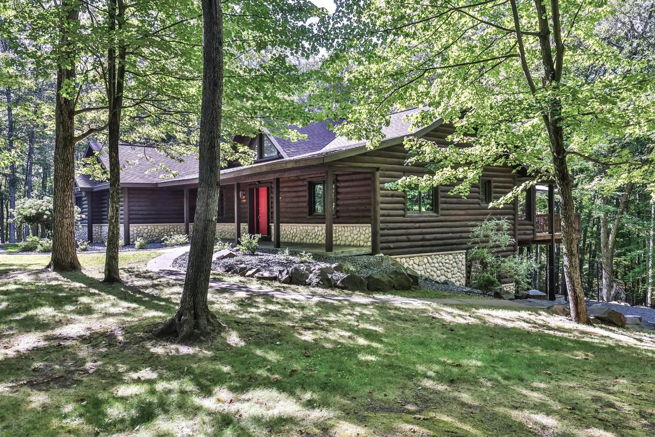 8433 Swan Lake Dr - Photo 1