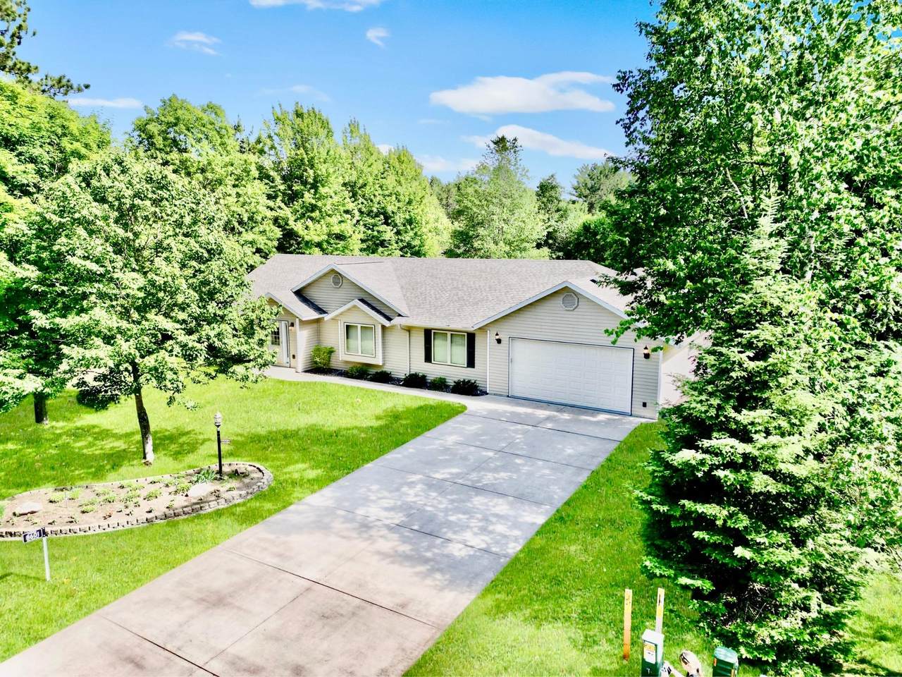 8601 Oak Park Cr - Photo 1