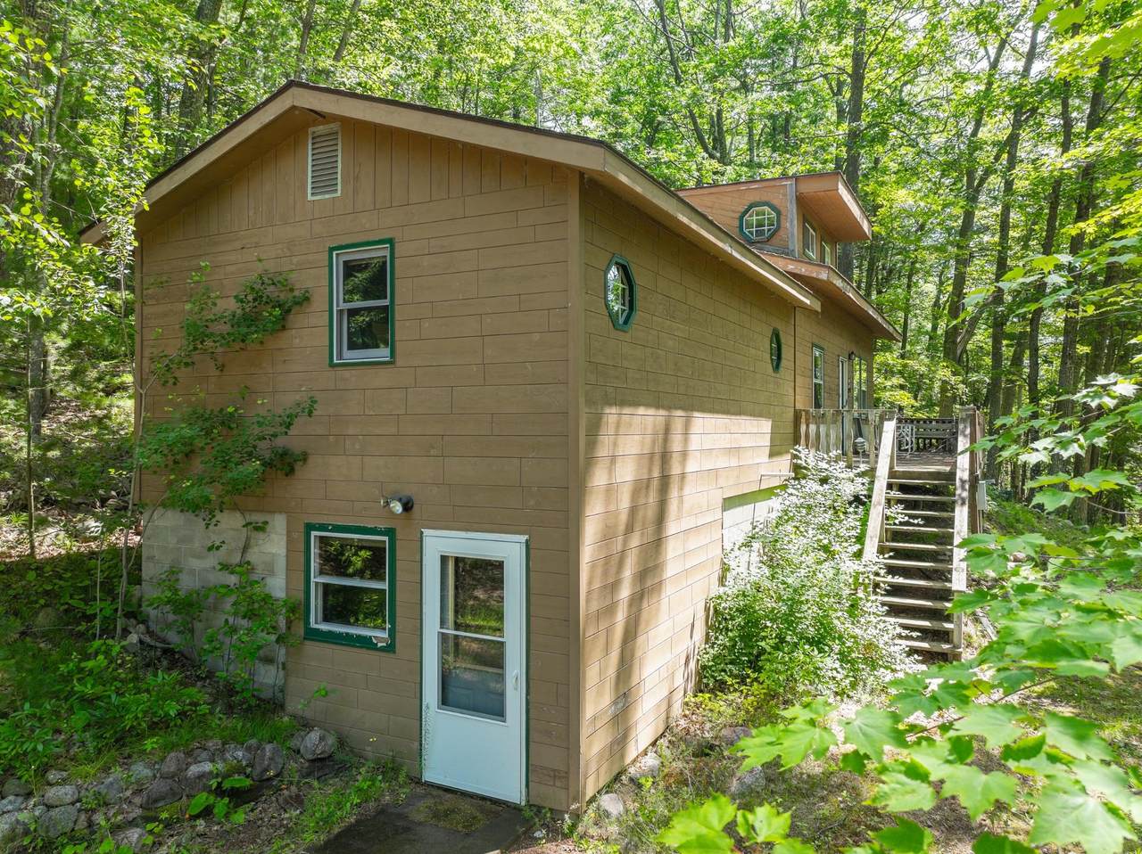 8043 Rainbow Rd - Photo 1
