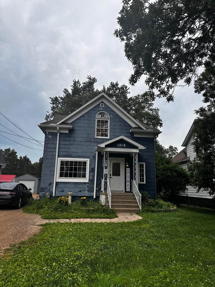 1314 Clermont St - Photo 1