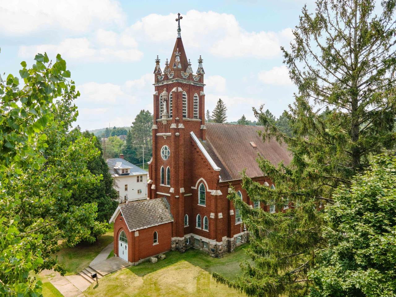 121 5TH AVE N - Photo 1