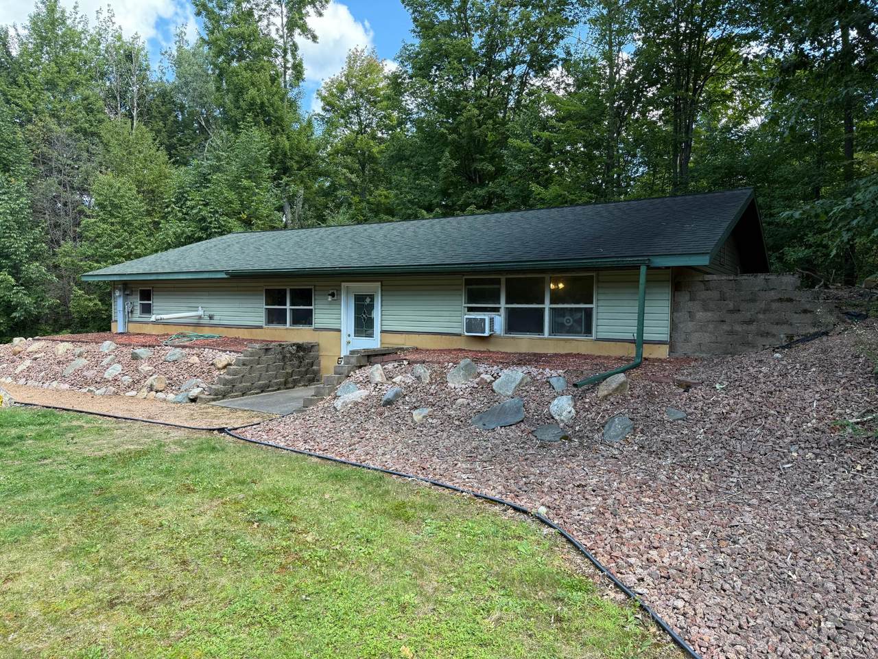 2810 Crescent Rd - Photo 1