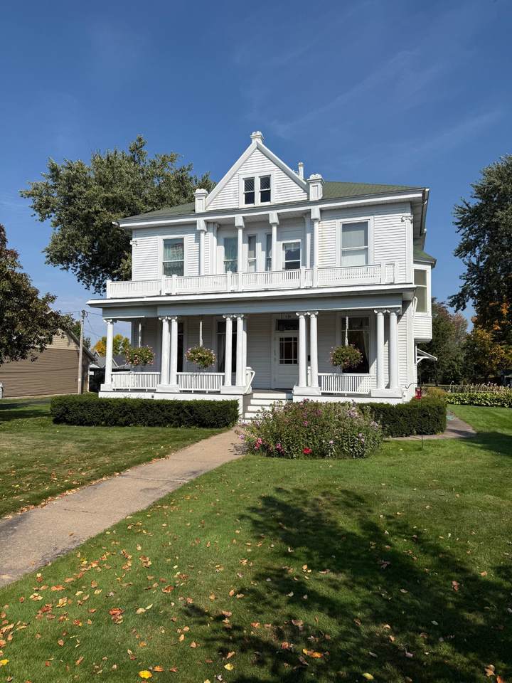 116 5TH AVE - Photo 1