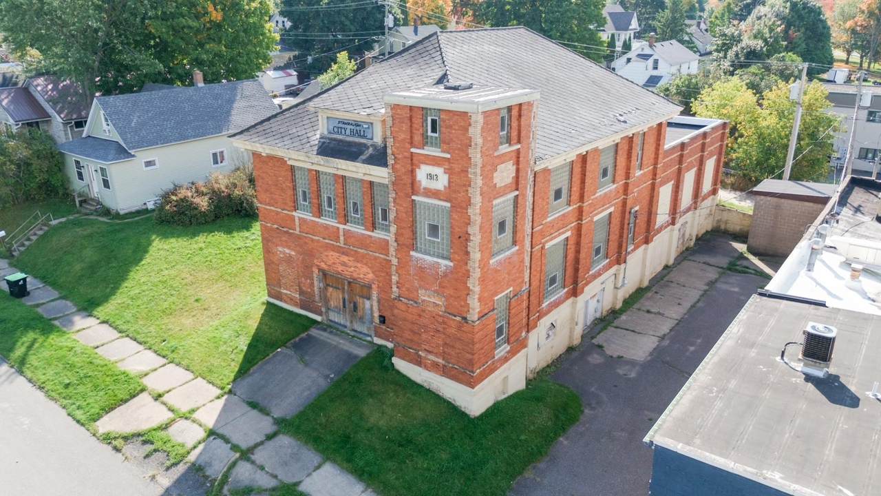 208 Cherry St - Photo 1