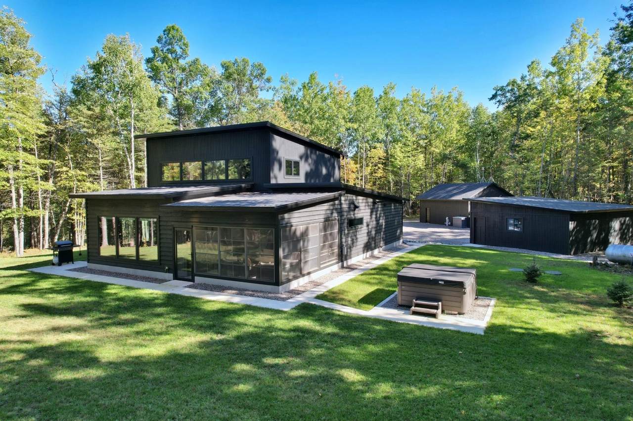 1369 Riverview Dr - Photo 1