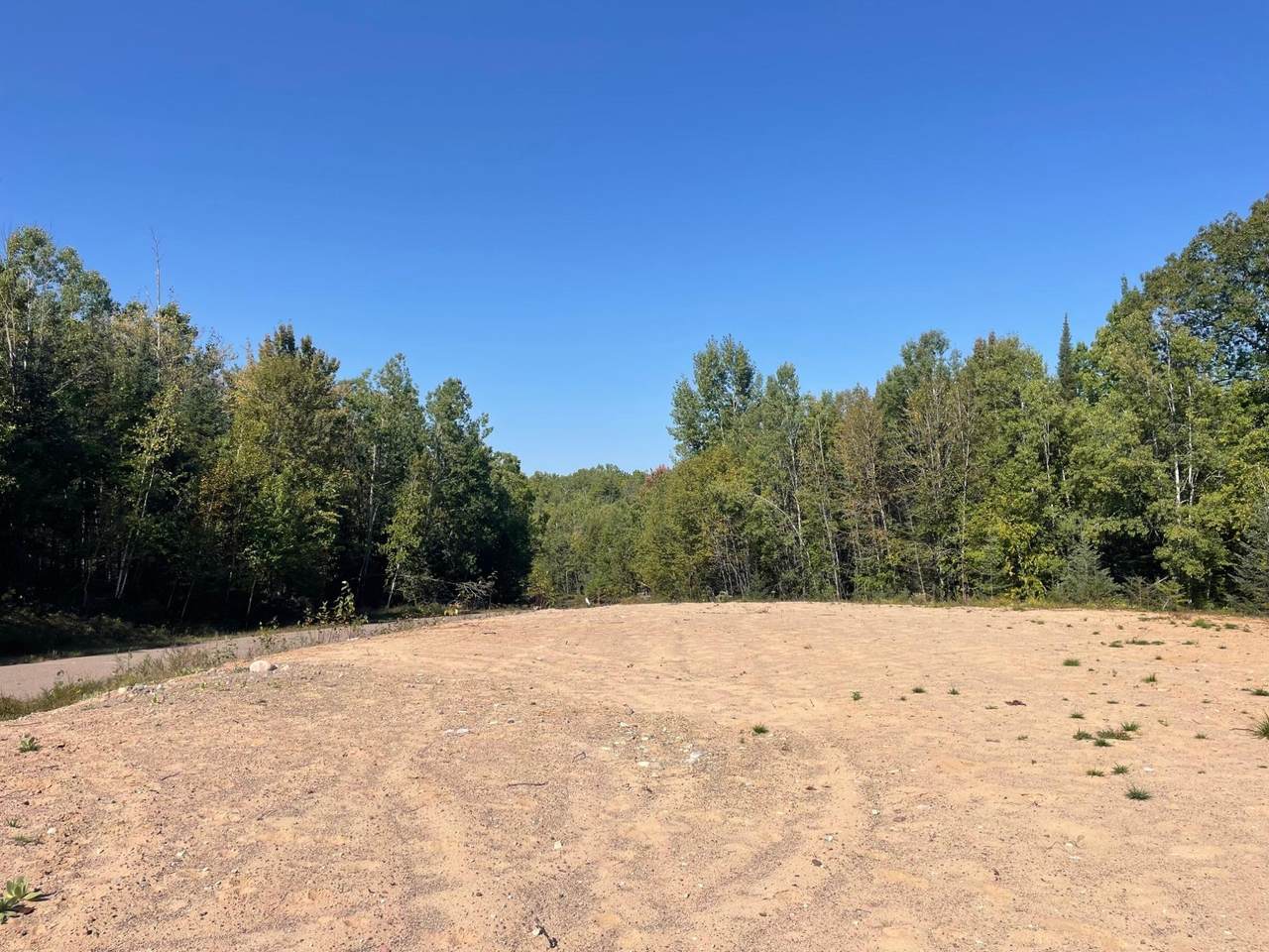 ON Angel Crest Ln - Photo 1