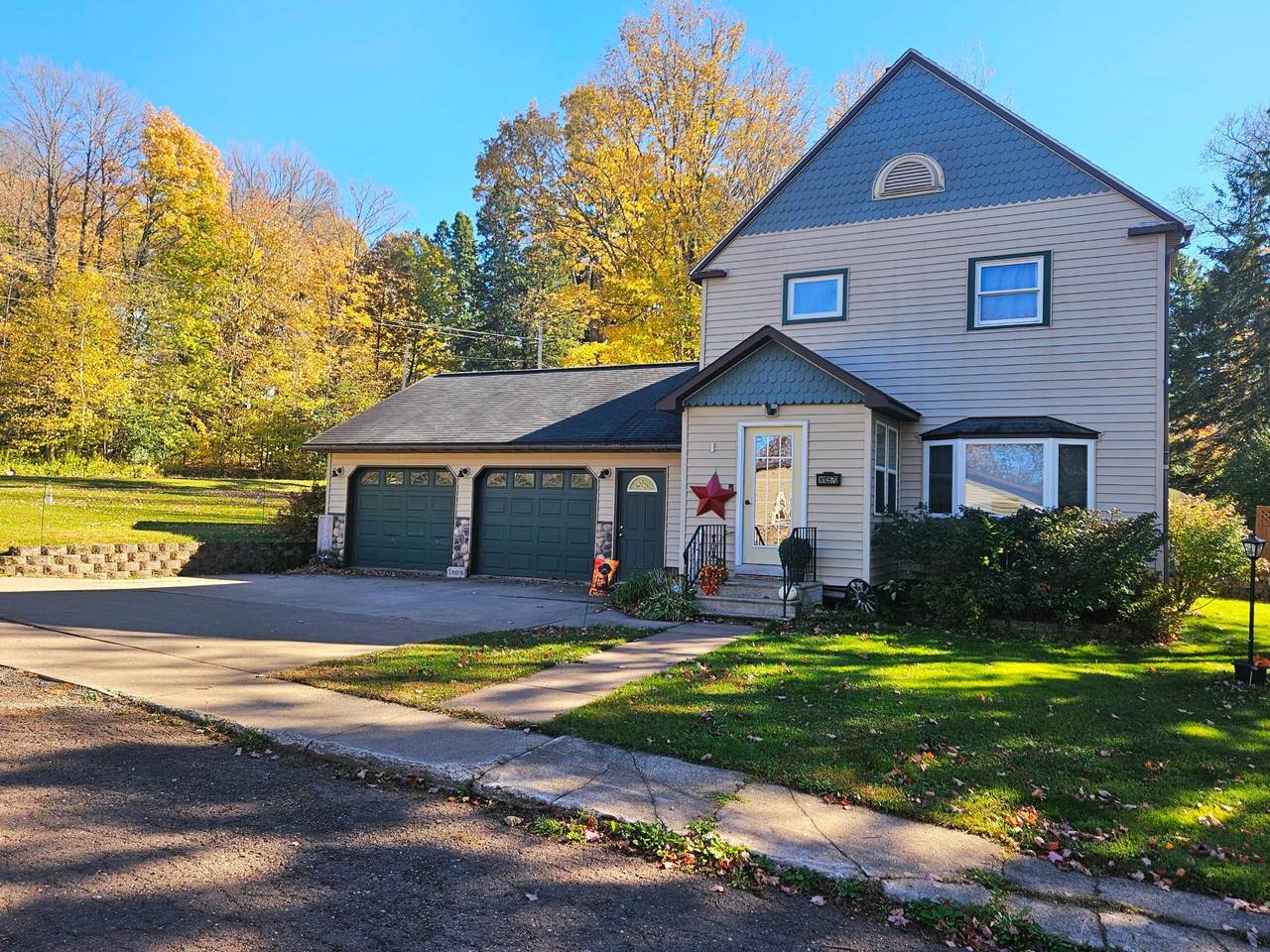 10570 Belmont Dr - Photo 1