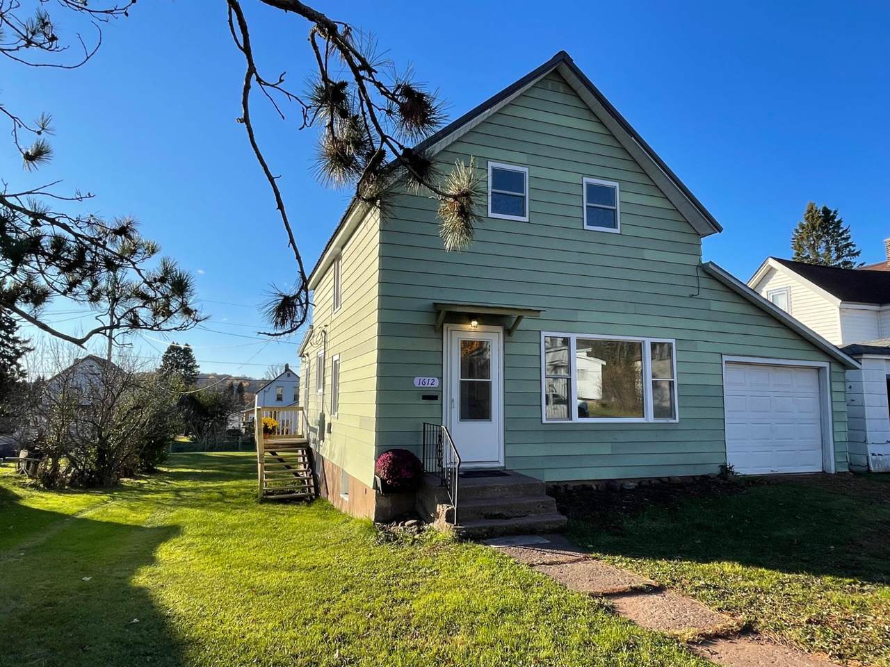 1612 Barber St - Photo 1