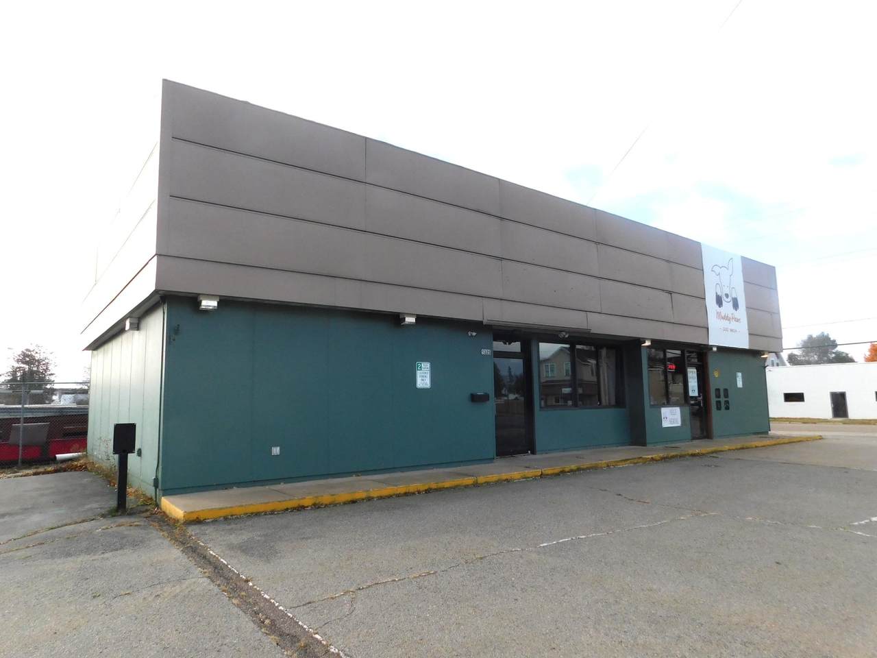 1325 Main St W - Photo 1