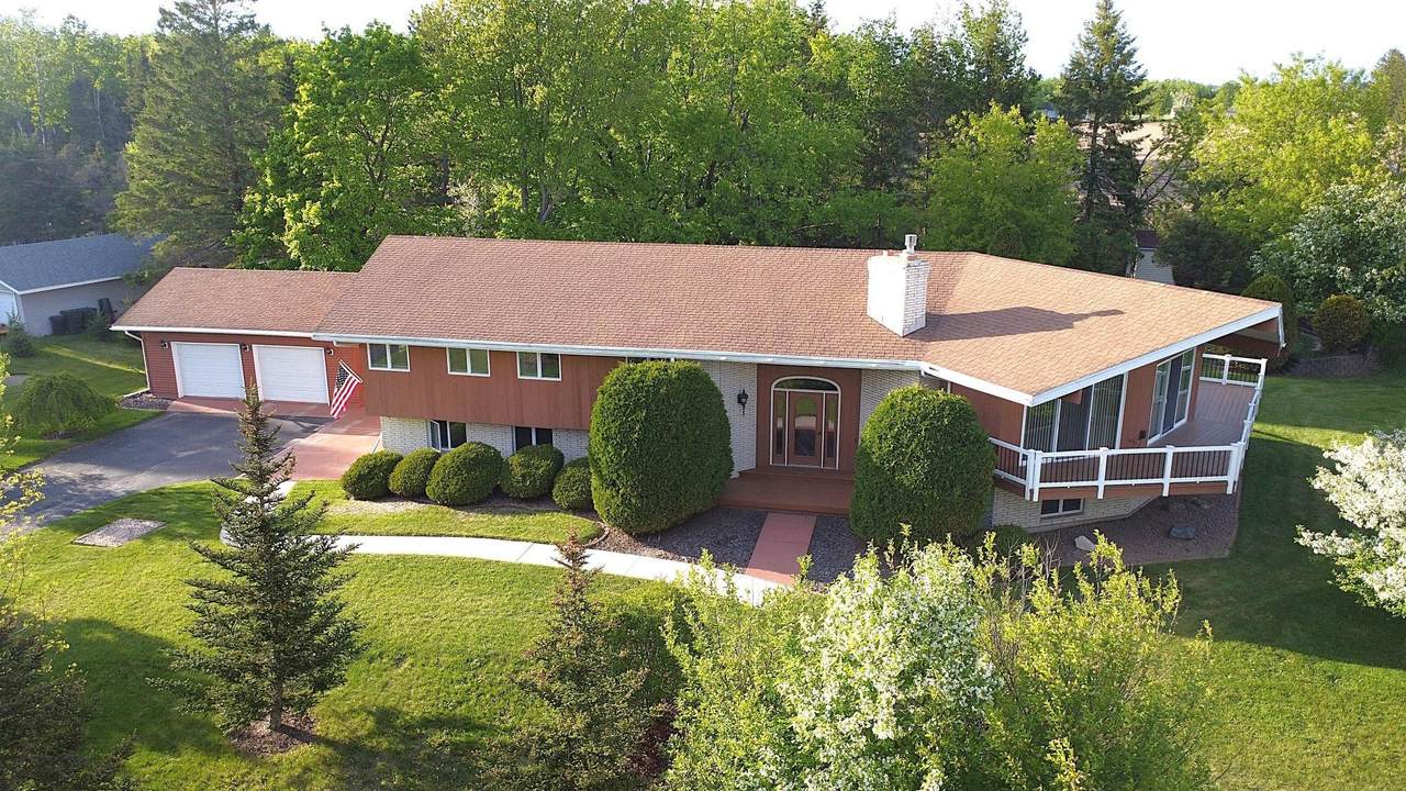 826 Eastview Dr - Photo 1